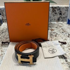 Worn very gently Hermes reversible belt/ I do NOT reply to lowball offers.